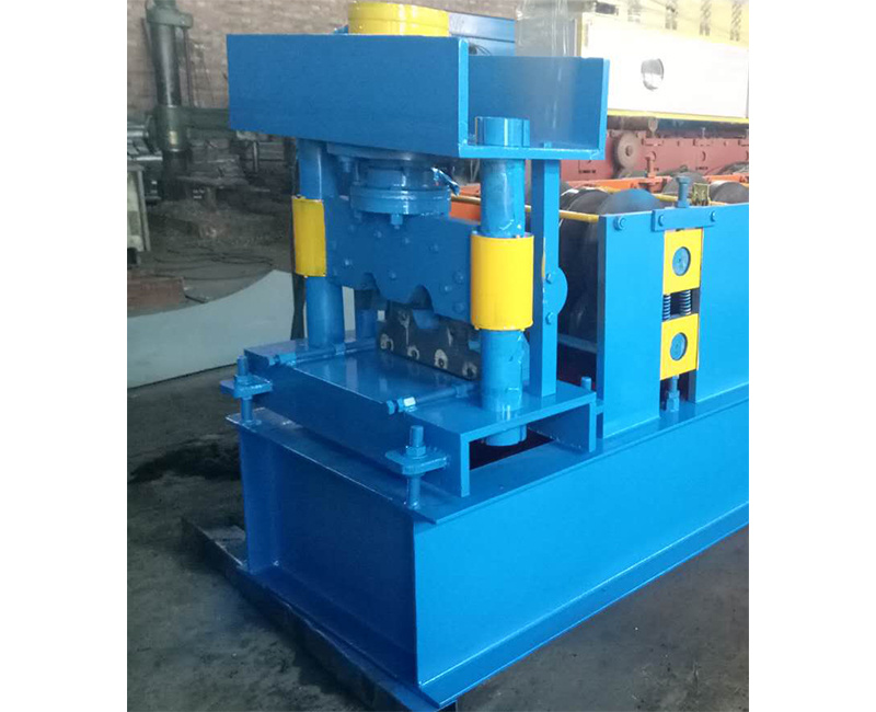 High speed guardrail forming machine High speed guardrail forming machine