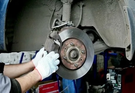 What is the difference between the wheel hub and the brake drum?