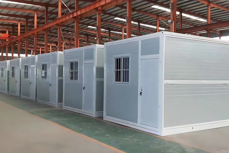 Folding prefabricated building