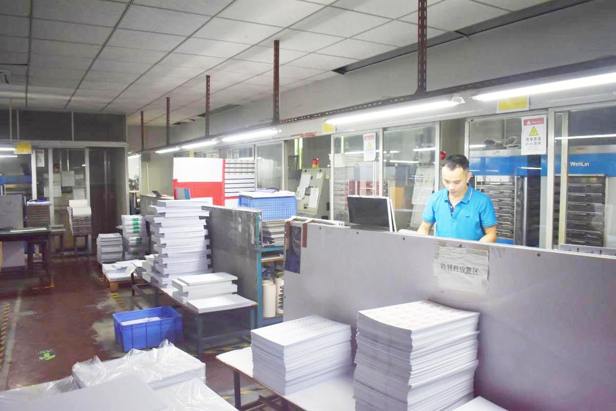 IC card lamination workshop IC card lamination workshop