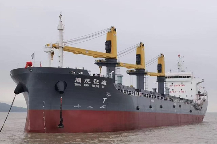 16900DWT cargo ship (with MacGregor crane)
