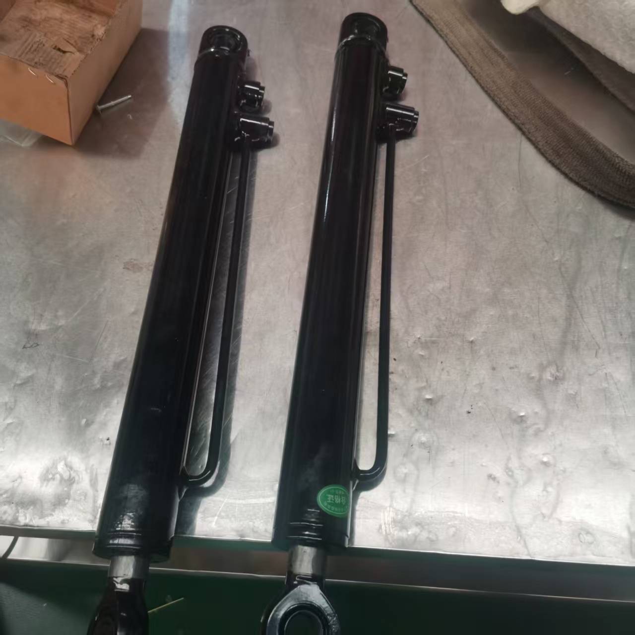 Welding hydraulic cylinder