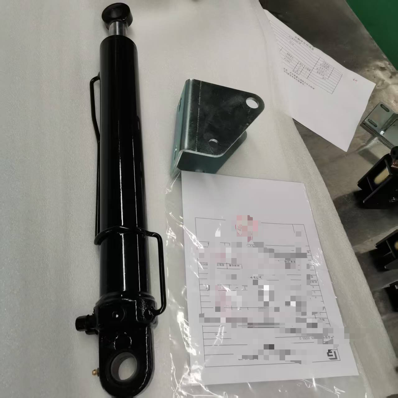 Welding hydraulic cylinder
