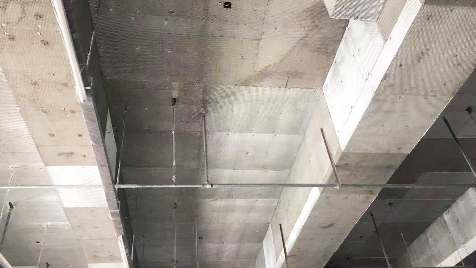 Bus Parking Building in Beijing: Exterior Decorative expanded metal Mesh Application