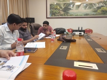 Indian clients come to visit the factory