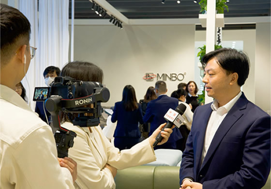 CCTV-2's financial channel conducted an exclusive interview with the Mingbo Exhibition Hall
