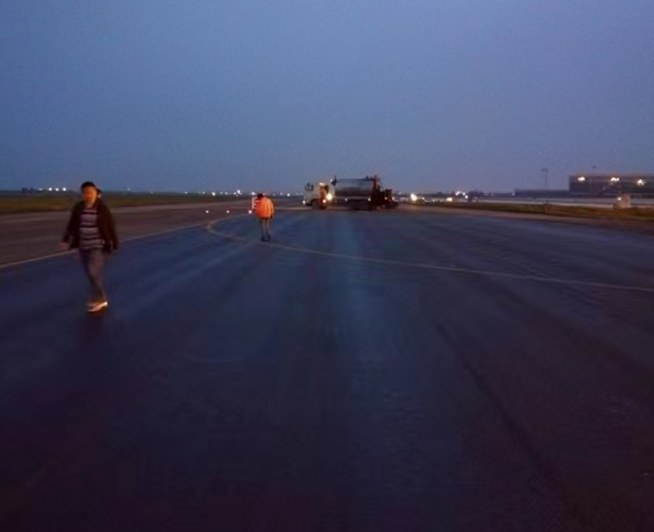 Airport fog seal