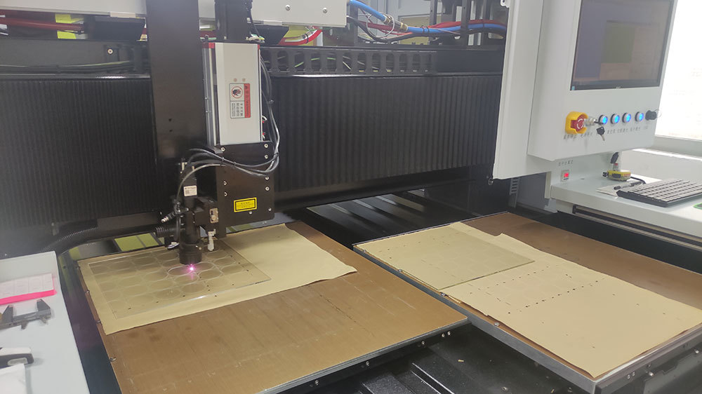 Laser cutting machine