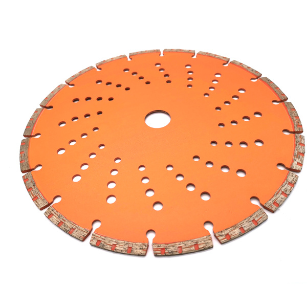 The manufacturer of circular saw blade for organic glass will show you why most standard alloy circular saw blades have an outer diameter between 255-455