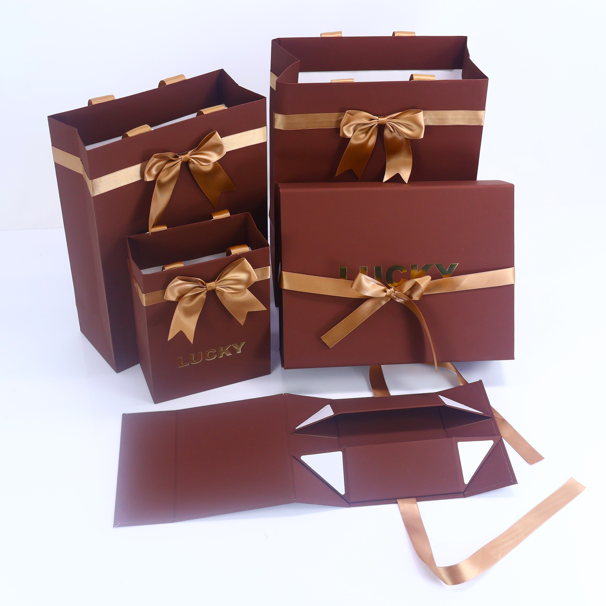 Custom Printed False lashes Eye Cream Facial Cleanser make up tools perfume Gift set Packaging paper Bag and paper box suit
