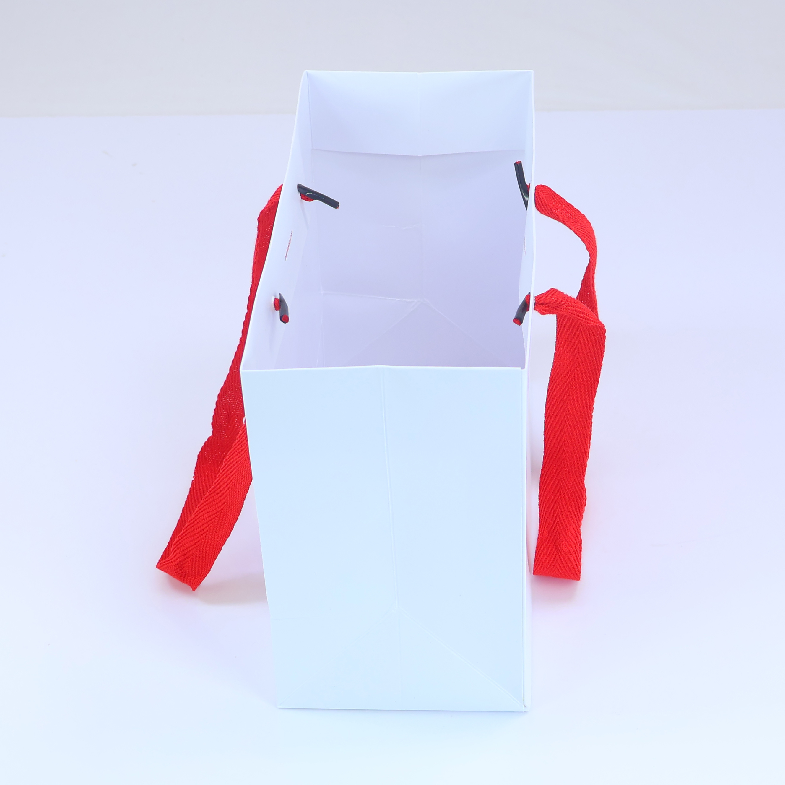 Luxury White Kraft Paper Bag Eco-Friendly and Affordable-Foldable Clothing Carrier for Shoe Packaging Gifts Customizable Logo