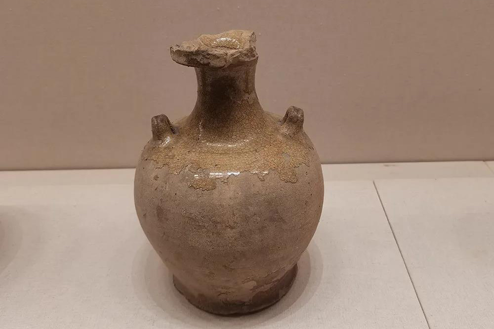 青釉盆口雙系壺（口殘）