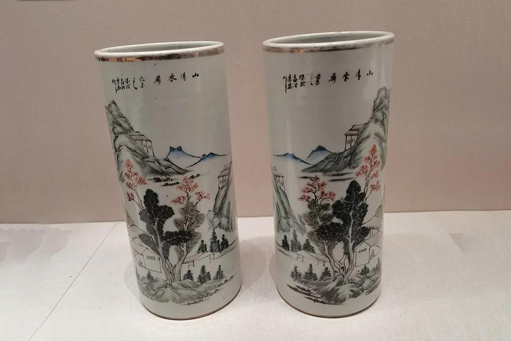 淺降彩山水紋帽筒