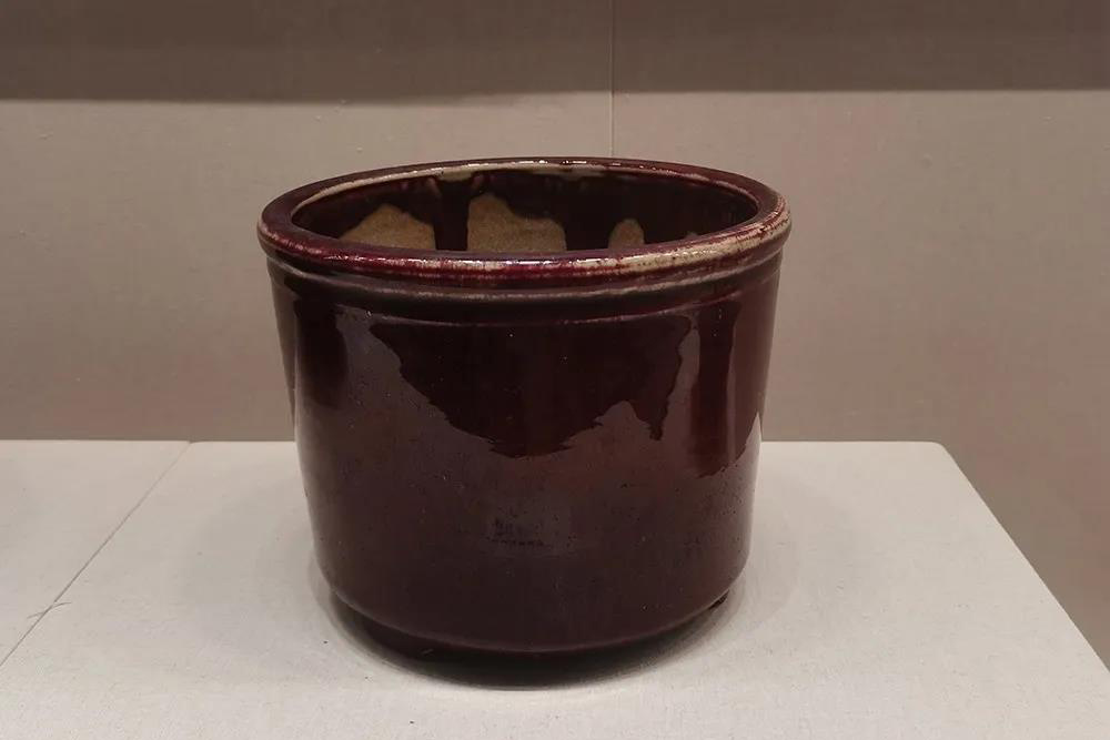 藍(lán)釉瓷筆洗 清代（公元1644—1911年）