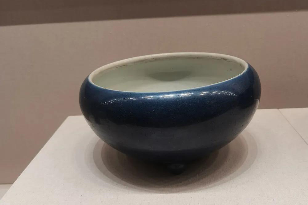 藍(lán)釉瓷筆洗 清代（公元1644—1911年）