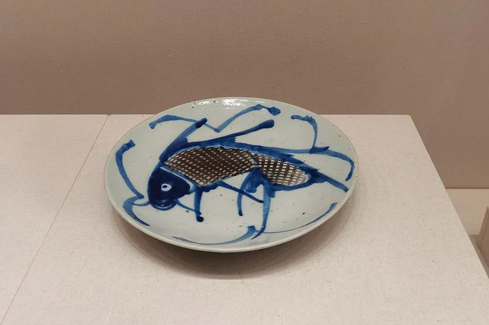 青花釉里紅鯉魚(yú)紋盤(pán) 民國(guó)（公元1912—1949年）