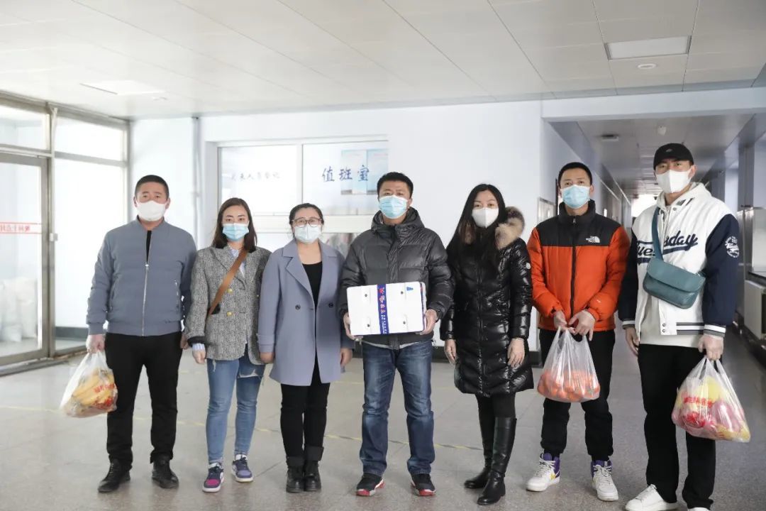 “隔离不隔情 关爱暖人心”——开云体育下载官方暖心慰问学生