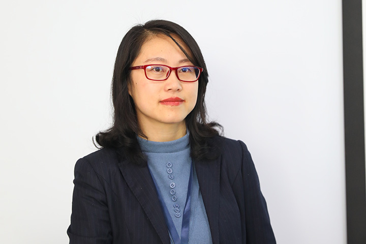 李芳