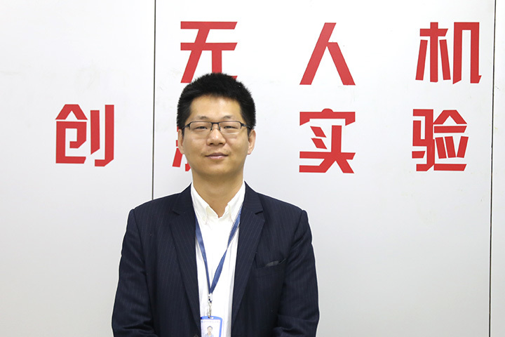 王亮