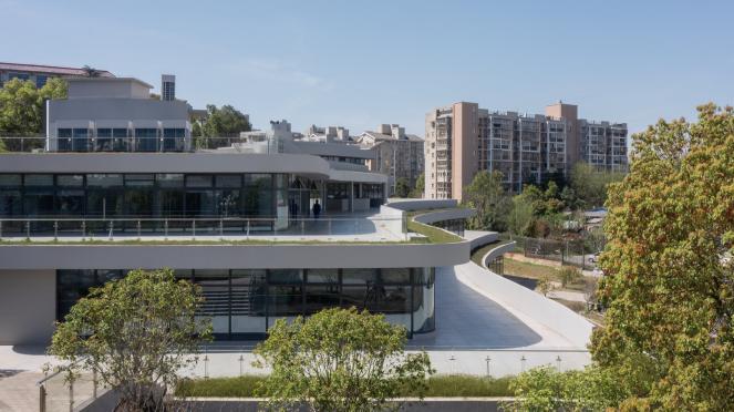 退臺形成的室外大平臺?夏至-changsha-nanya-middle-school