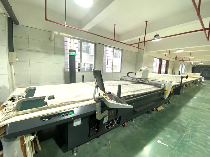 Computer cutting machine