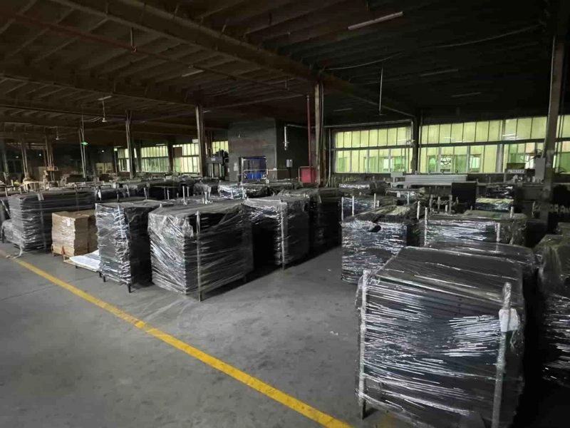 Iron parts and slat inspection area Iron parts and slat inspection area