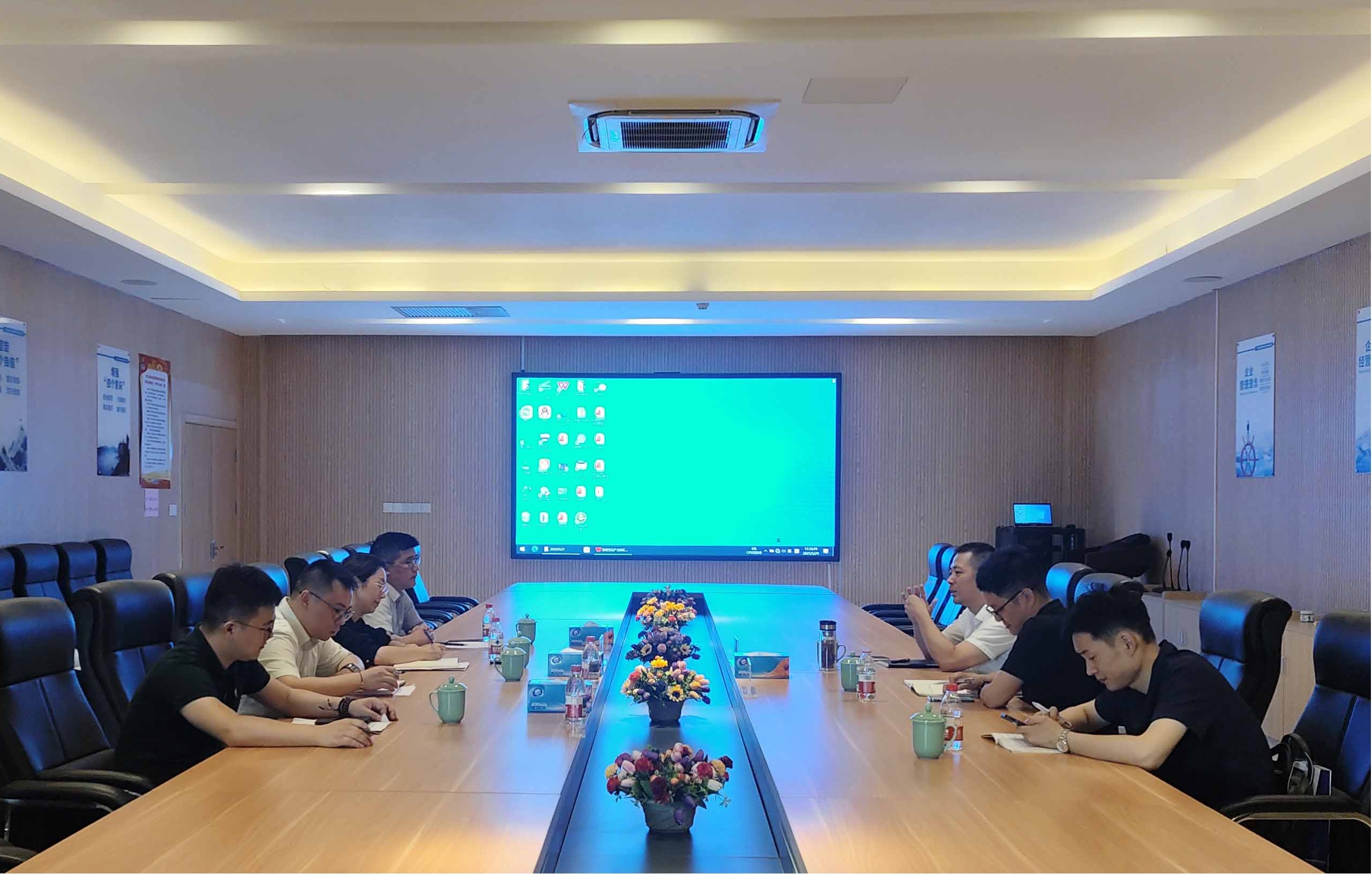 龍游縣委常委、常務副縣長、縣政府黨組副書記周榜元一行到浙西建筑產業化公司調研指導