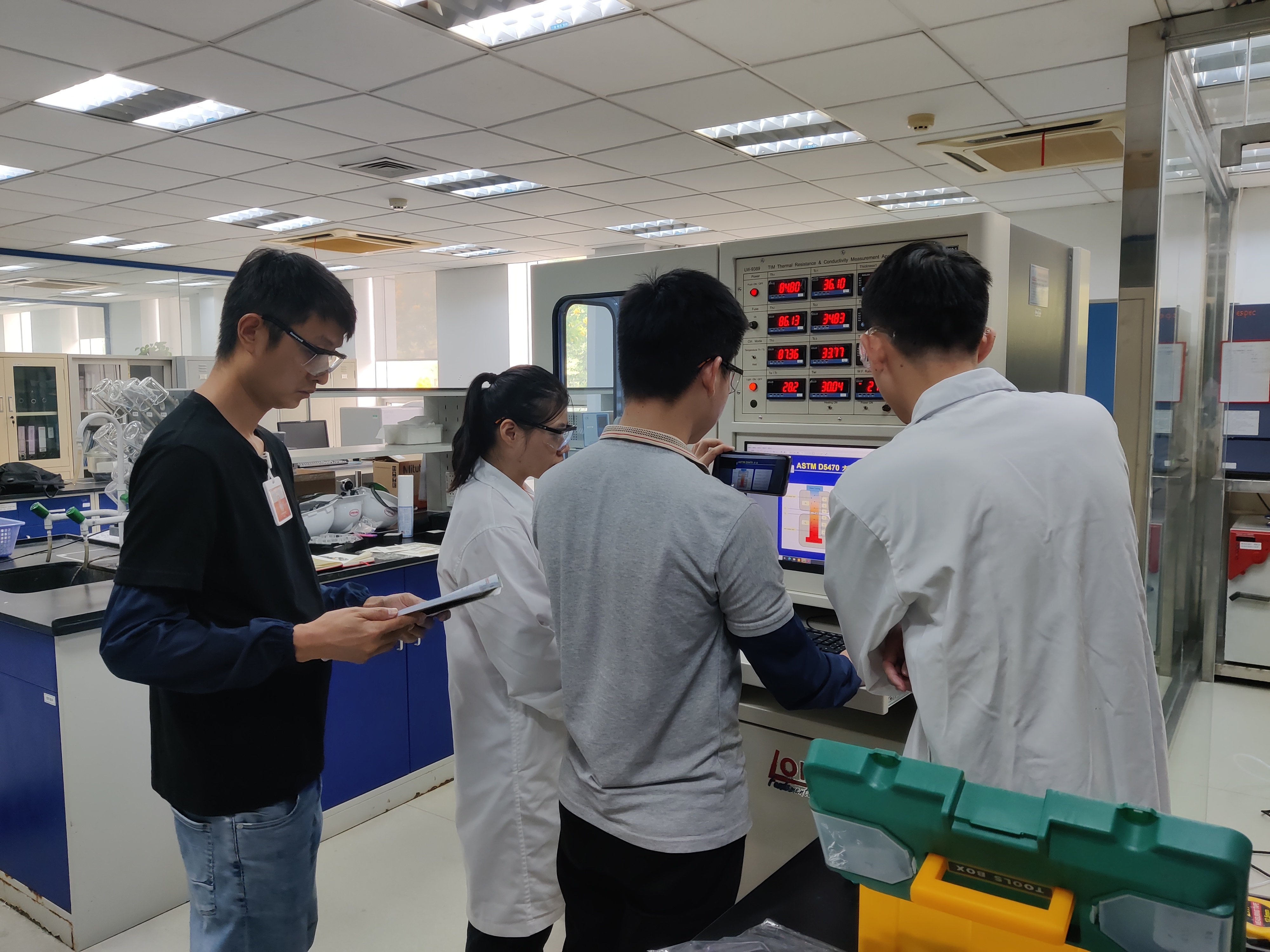 Thermal resistance tester