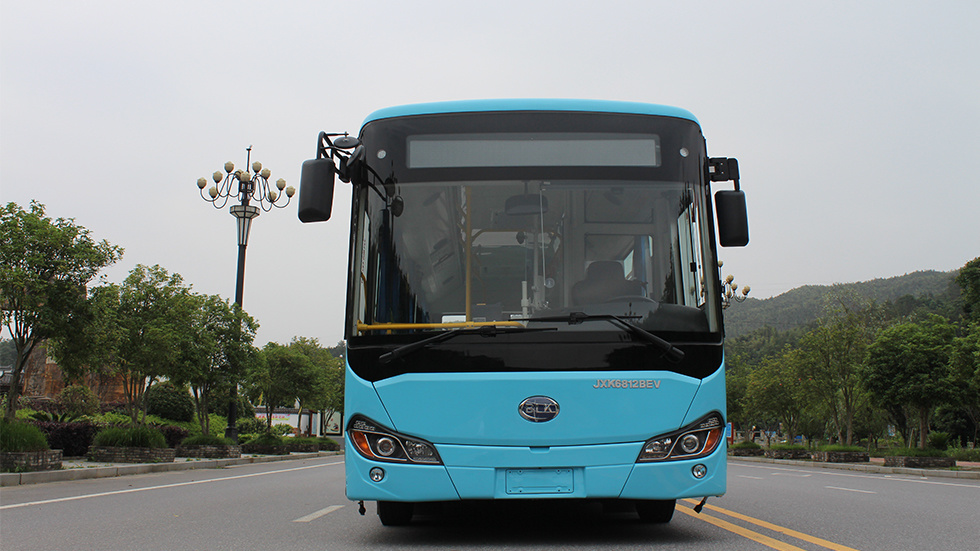 8米国内纯电动公交车