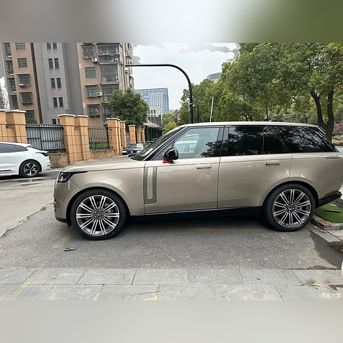 Eight series gold
