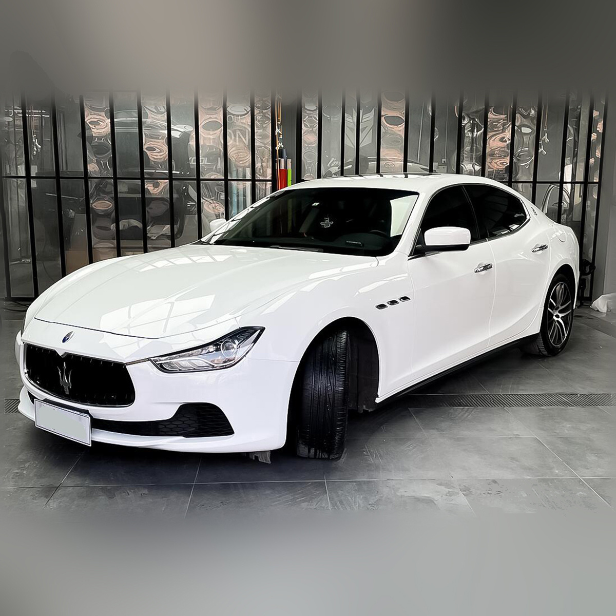 Moon white
