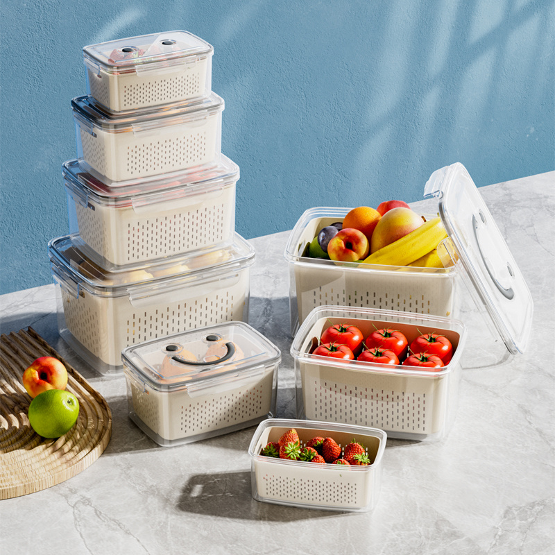Portable fresh-keeping box