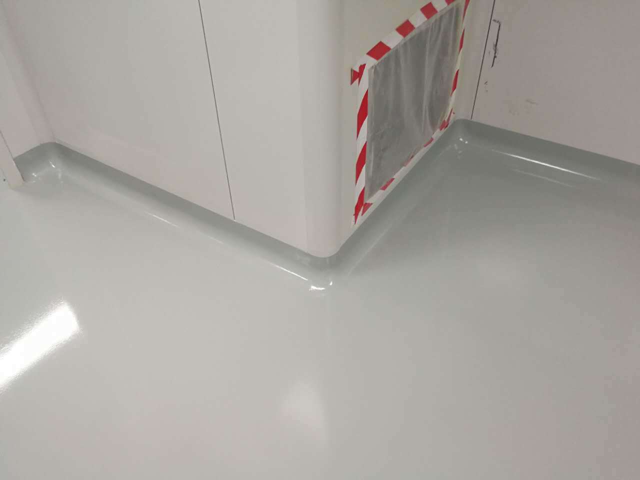 Transform Your Space: The Buzz Around Epoxy Floor Coating