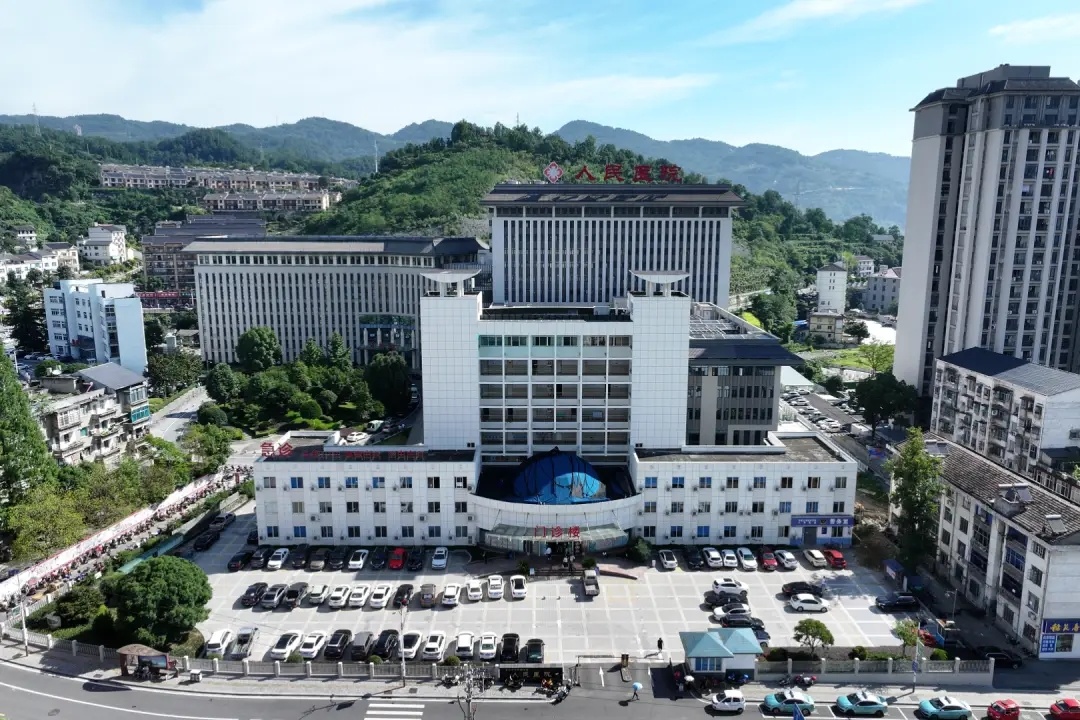 为极致的人文关怀——湖北宜昌五峰人民医院Nedis耐迪斯环氧磨石地面应用