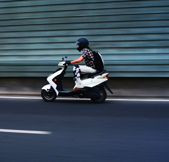 Pilih kendaraan listrik SUNRA untuk perjalanan sehat!