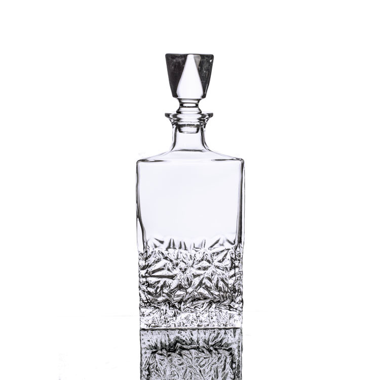 D0045-750 Custom shaped 750ml 26oz whisky decanter