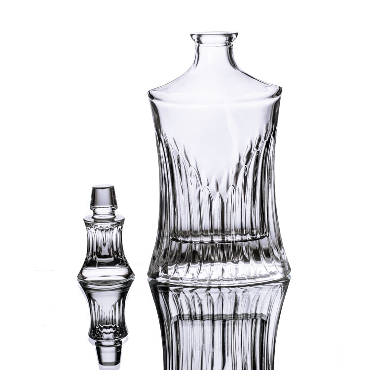 D0052-750 Custom shaped 750ml 26oz whisky decanter