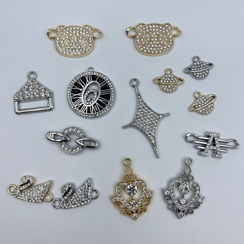 Metal diamond-studded decorative ear clips Metal diamond-studded decorative ear clips