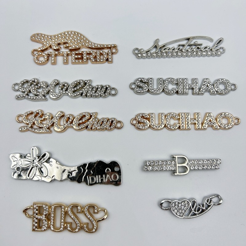 Metal diamond-studded decorative ear clips Metal diamond-studded decorative ear clips