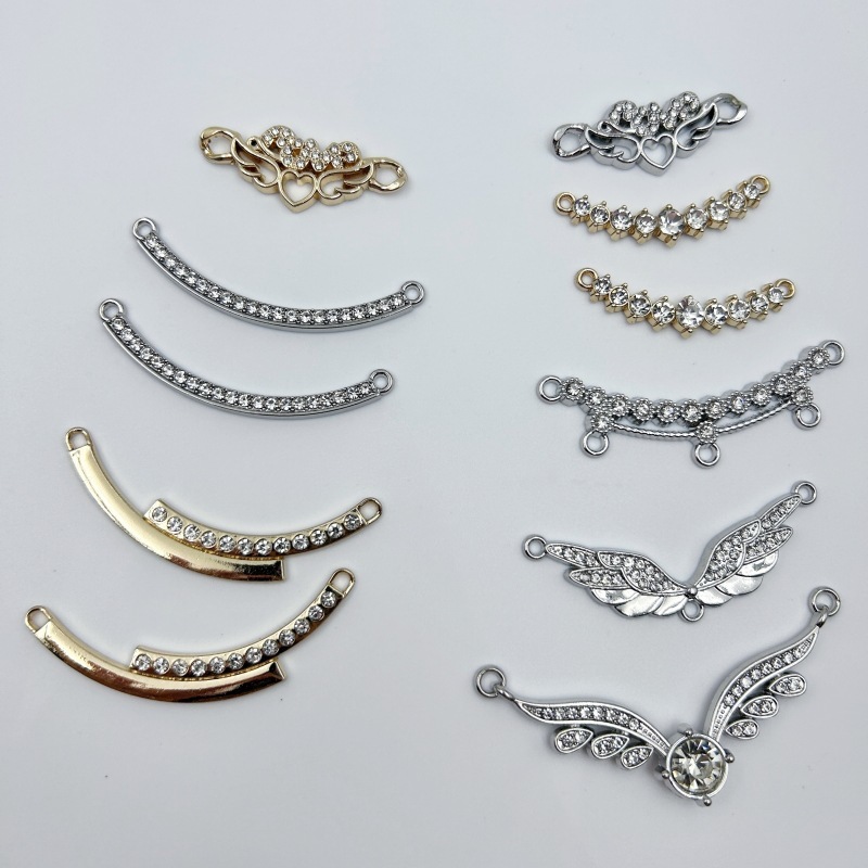Metal diamond-studded decorative ear clips Metal diamond-studded decorative ear clips