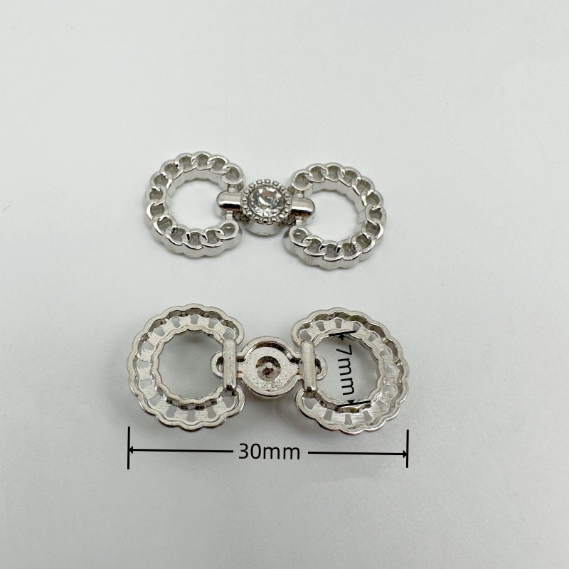 Metal diamond-studded decorative ear clips Metal diamond-studded decorative ear clips