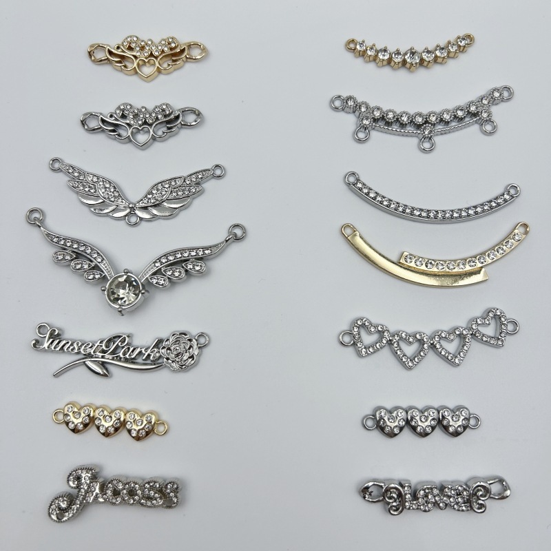 Metal diamond-studded decorative ear clips Metal diamond-studded decorative ear clips