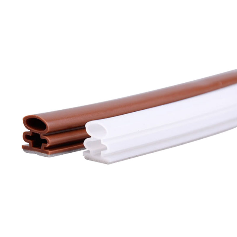 Sealing strip of security door