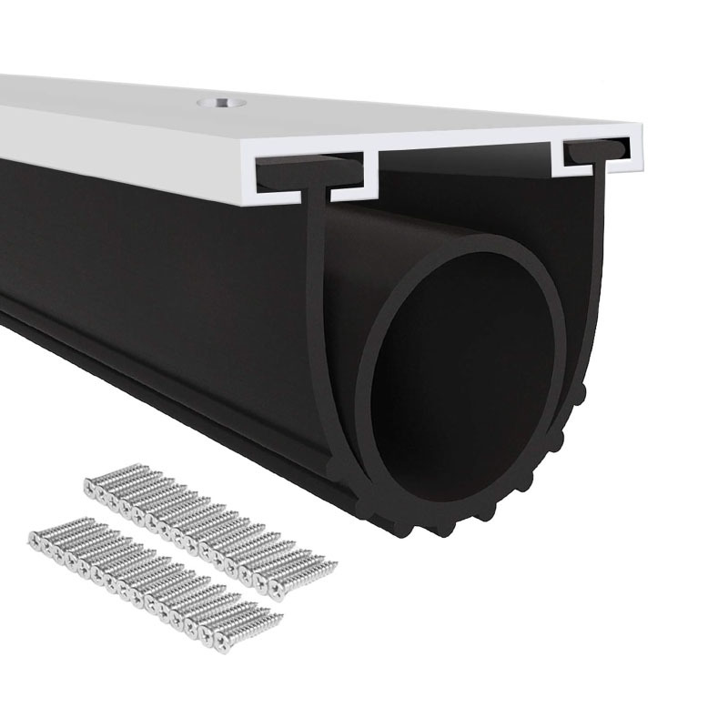 Sealing strip at the bottom of rolling shutter door