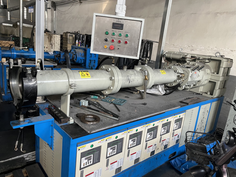 Extrusion feed Extrusion feed