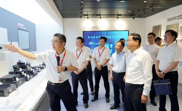 單忠德來(lái)訪