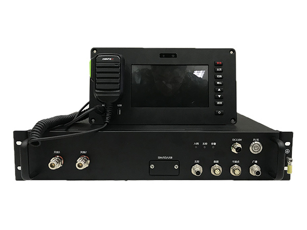 Acro<sup>?</sup>LTE MDT-600L車載臺