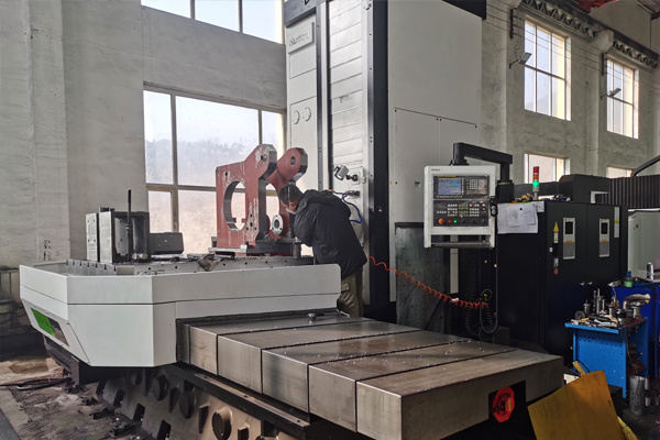 CNC boring and milling machine