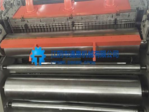Tungsten carbide roller corrugated machine