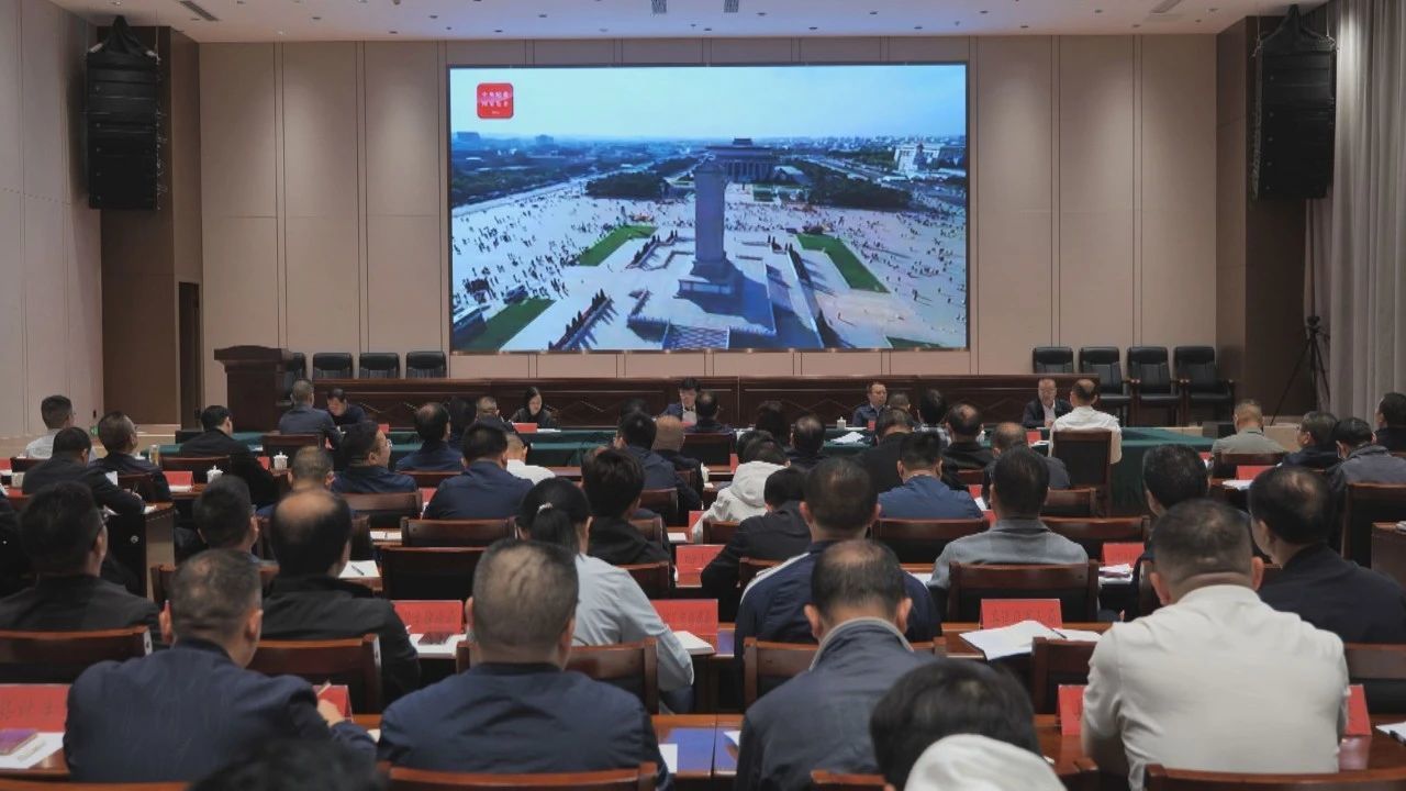 县委深入贯彻中央八项规定精神学习教育理论学习中心组专题学习会举行